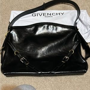 COPY- Givency medium black Voyou bag